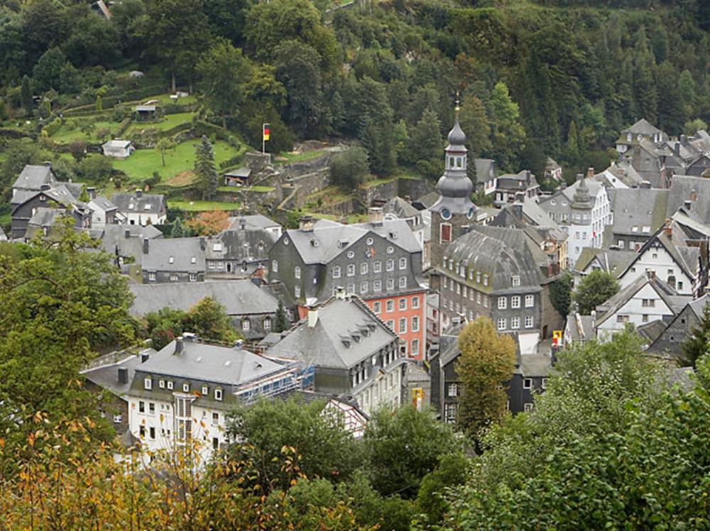 Hotel de lange man Duitsland aanzicht omgeving