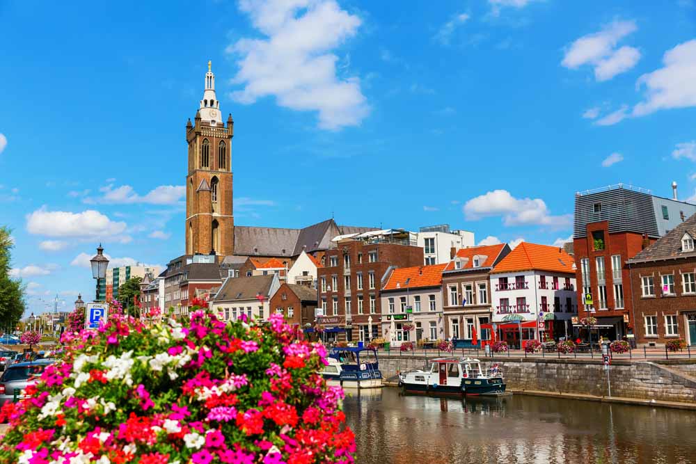 dreamstime xl 127132619 Roermond