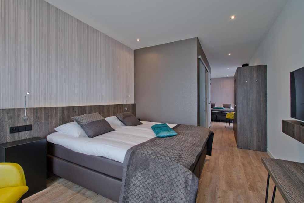 driepersoonskamer hotel roermnond limburg hotelaanbieding outlet center