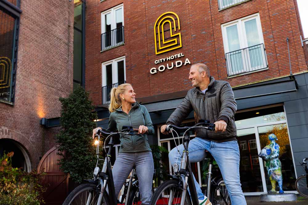 Aanzicht hotel fietshuur gouda