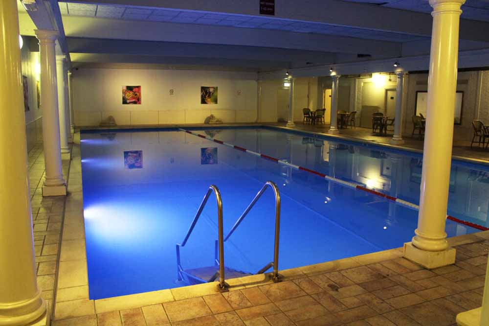 binnen zwembad fletcher hotel restaurant doorwerth arnhem