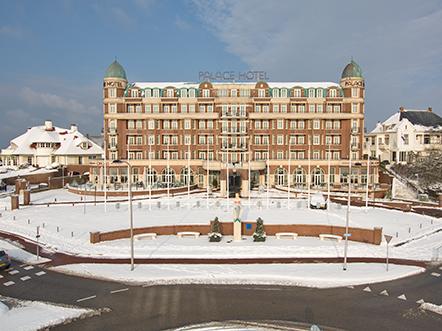 Palace Hotel Noordwijk vooraanzicht winter