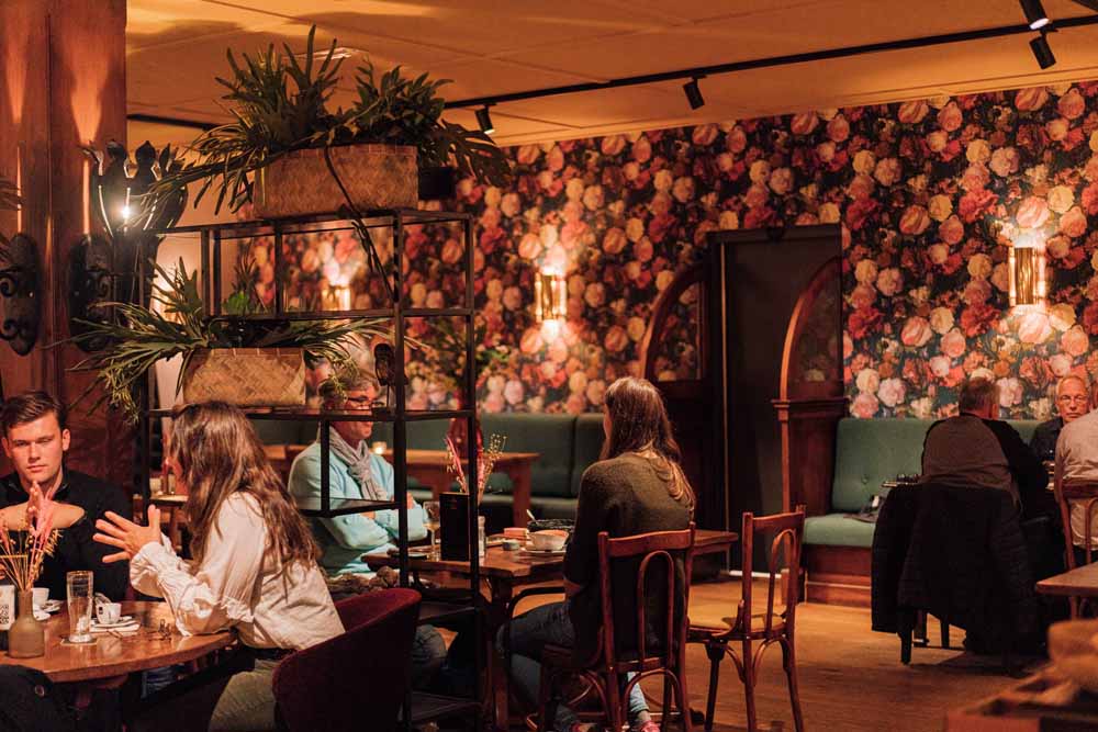 lounge wesseling hotel restaurant gezellig uitrusten