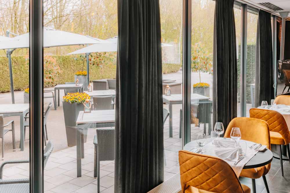 Golden Tulip hotel Zevenbergen terras restaurant diner ontbijt