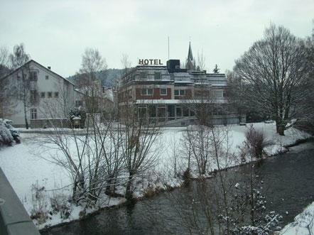 Hotelaanbieding Marsberg Noordrijn Westfalen Duitsland aanzicht winter